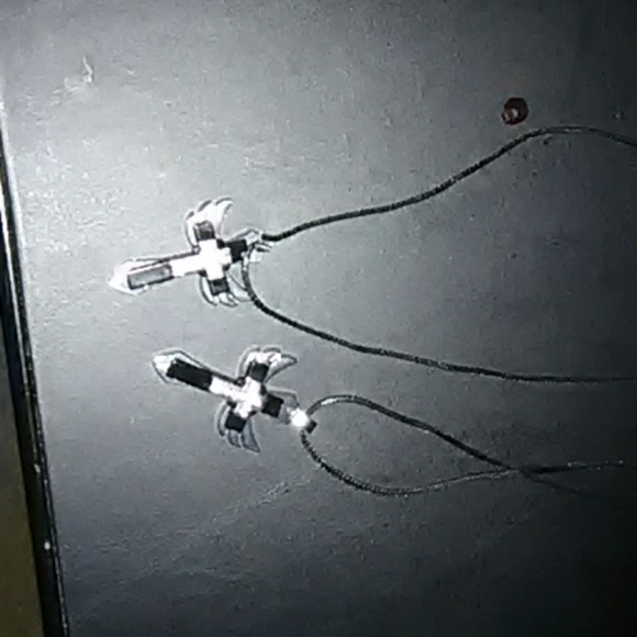 A jesus cross necklace - Picture 2 of 2